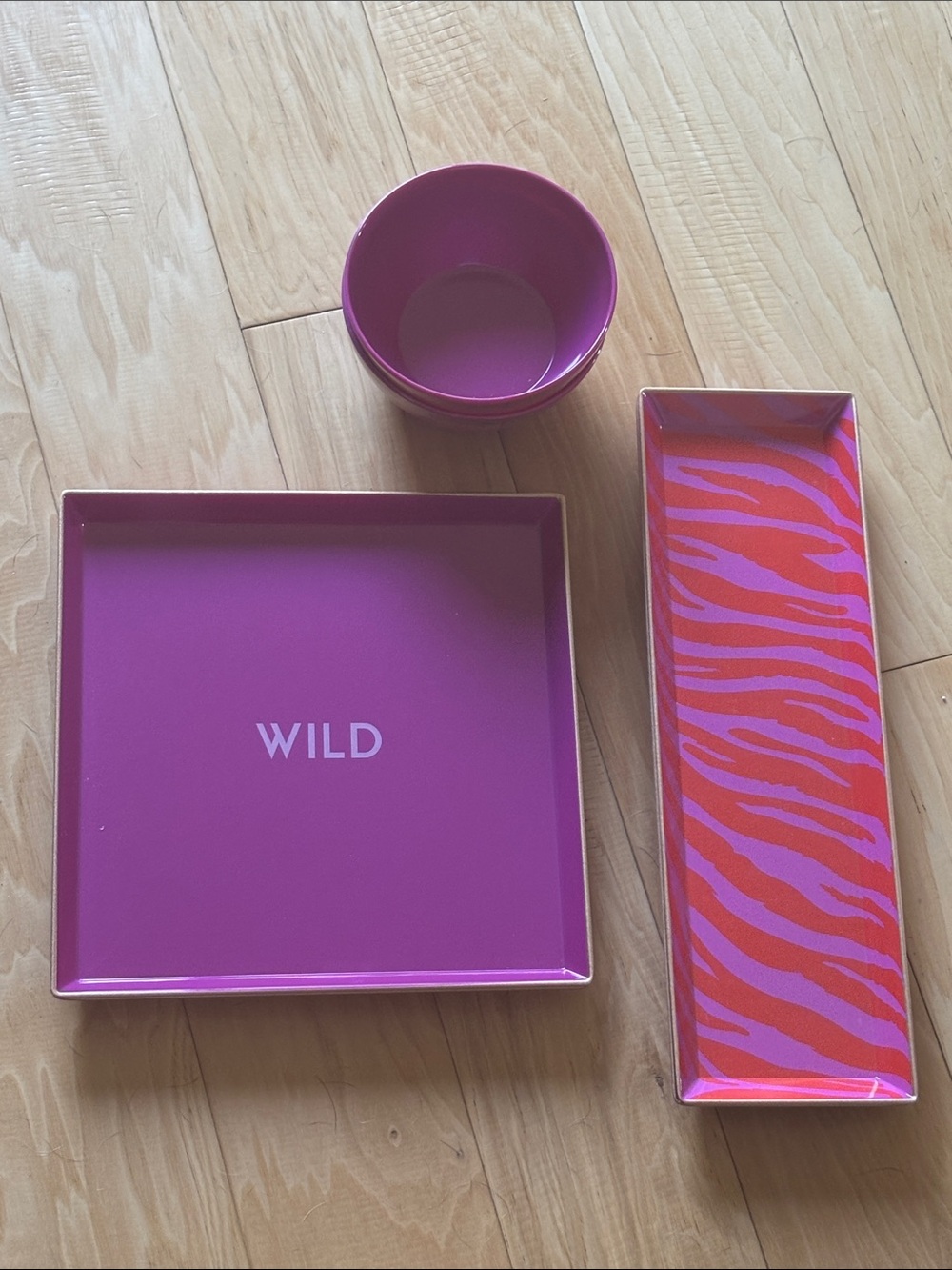 Celebrate It Pink Jungle Serving Pieces, Lot of 6. Fuchsia, with Gold Trim. NWT.